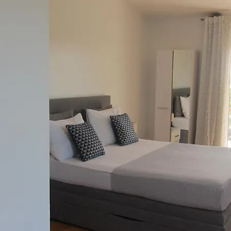 Ogreca アパート スクラーディン