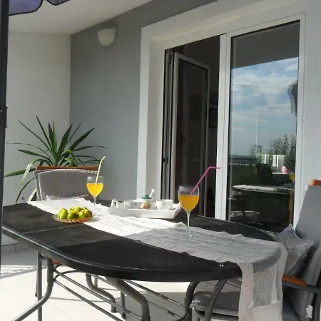 Ogreca Apartment